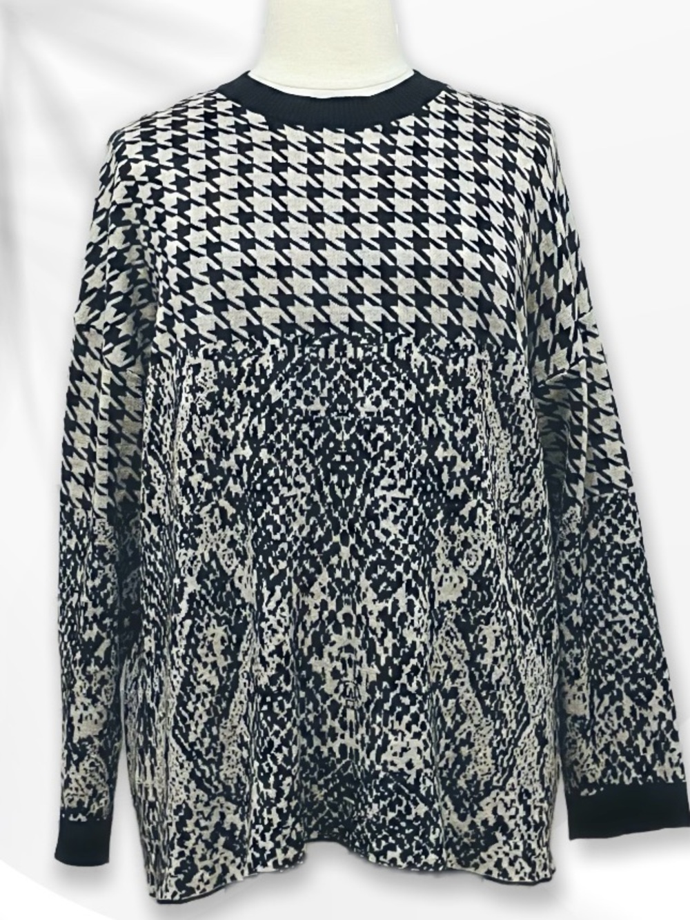 DAVI & DANI Black and White Mixed Pattern Crewneck Sweater M